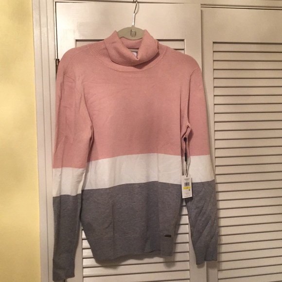 Calvin Klein Sweaters - Calvin Klein sweater turtleneck M